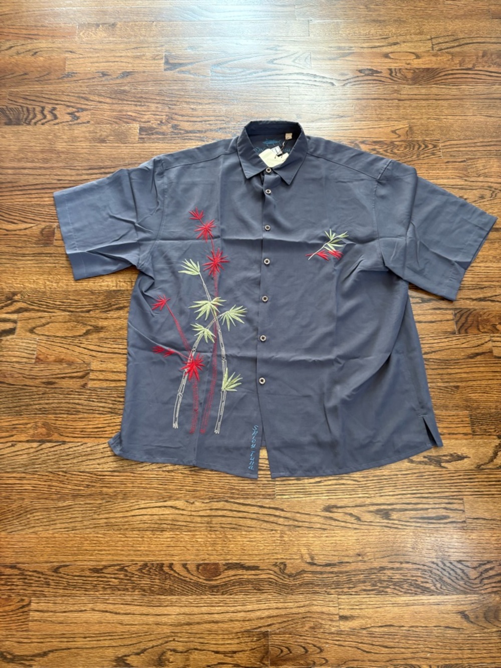 NWT, Bamboo Cay Button down Shirt!